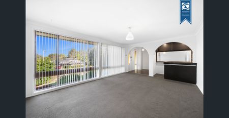 Spacious 3-Bedroom Home with Pool & Alfresco Living - Photo 2