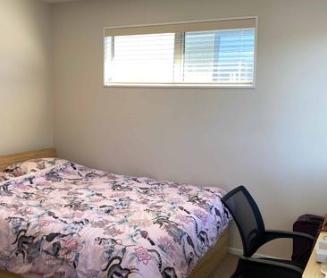 near new modern townhouse - Photo 5