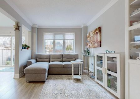 Condo Townhouse For Lease | N9255432 - Photo 3