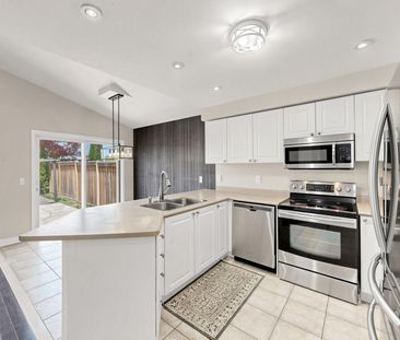 For Lease - 66 Telegraph Drive, Whitby, Ontario - Photo 5