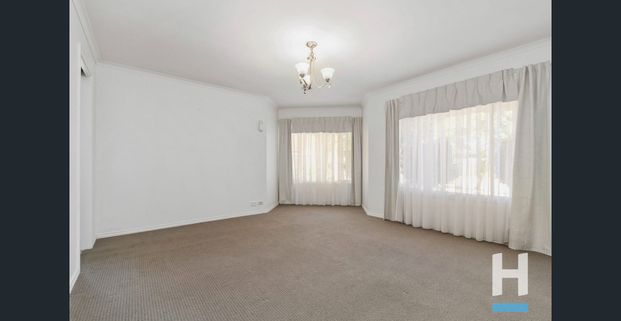 Beautifully Maintained Family Home - Photo 1