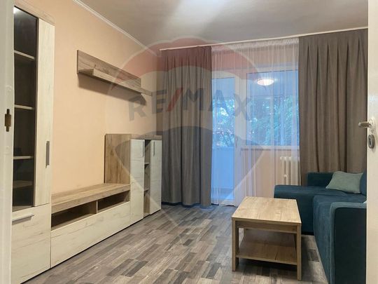 Apartament de închiriat în zona Stadionului Rocar - Fotografie 1