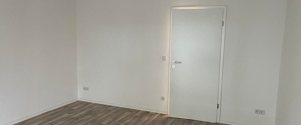 Frisch saniert! 3-Raum-Wohnung mit Balkon - Photo 1