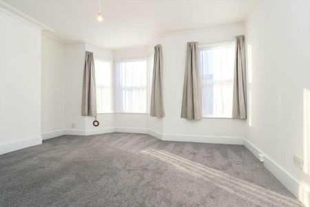 Kitchener Road, Seven Sisters, N17 - Photo 3