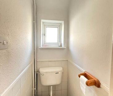 4 bedroom semi-detached house to rent - Photo 5