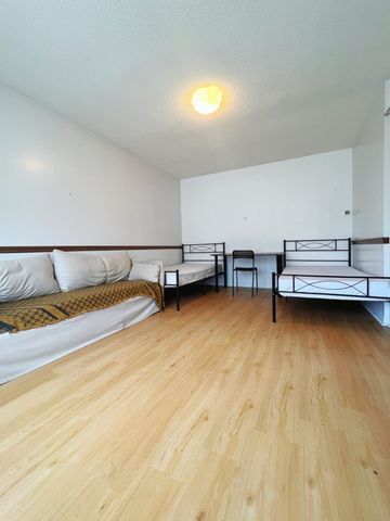 For Lease - 12 Blue Eagle Trail Unit# Room1, Toronto, Ontario - Photo 2
