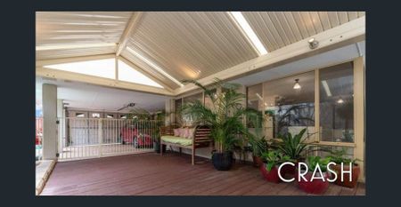 Spacious 4x2 Home with Separate Studio! - Photo 5