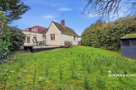 Graylands, Theydon Bois - Photo 2