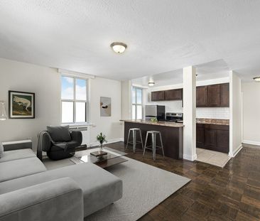 The Fleetwood | 64 St. Clair Avenue West, Toronto - Photo 1