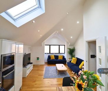 3 bedroom penthouse to rent - Photo 2