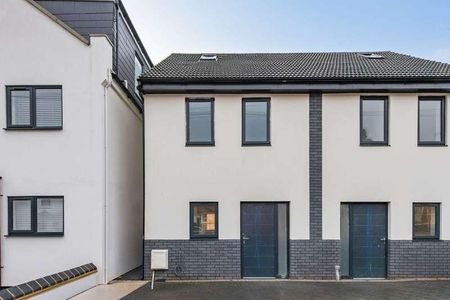 Victoria Road, East Barnet, EN4 - Photo 2