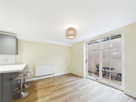 High Street, Dedham, Colchester, Essex, CO7 6HJ - Photo 2