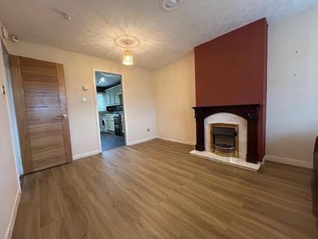 1 bedroom semi-detached house to rent - Photo 2