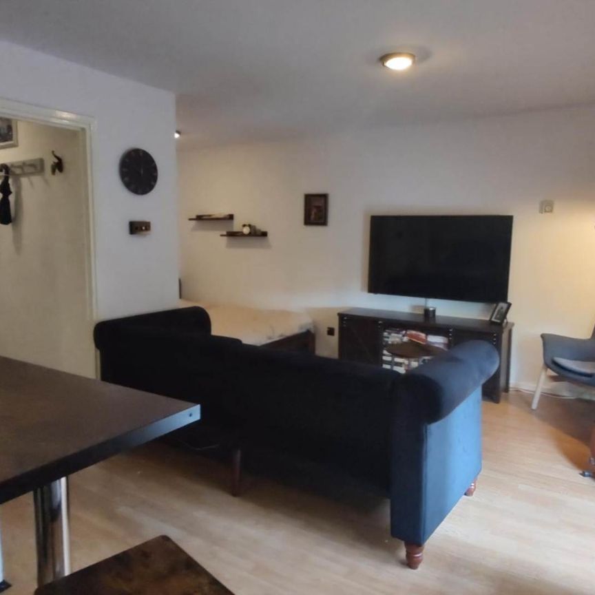 1 bed studio to rent - Photo 1