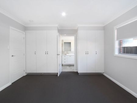 EXECUTIVE STYLE VILLA! - Photo 2