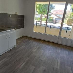 Location Appartement à ST LATTIER - Photo 1