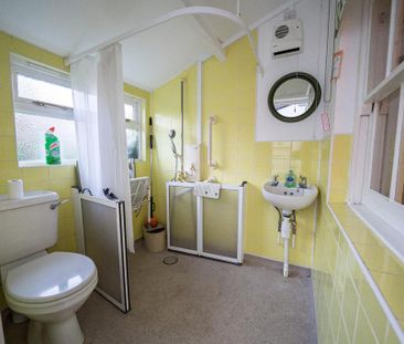 2 bedroom semi-detached house to rent - Photo 6