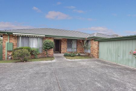 2/4 Rolls Court, Glen Waverley - Photo 3