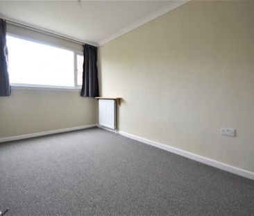 3 Bedroom Terraced To Let - Photo 3