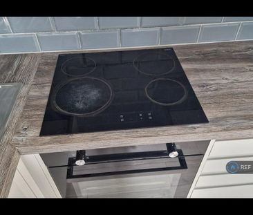 2 bedroom penthouse to rent - Photo 3