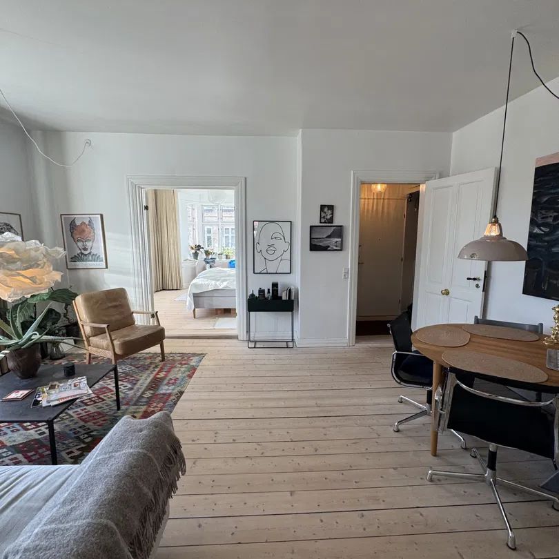 Indbydende lejlighed med lys og klassiske detaljer i Aalborg - Foto 1