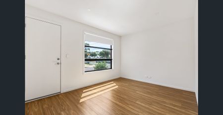 Low maintenance living - Photo 2