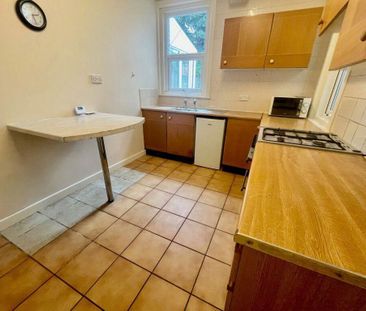 Room 2, High Street, West End, Southampton SO30 - Photo 3