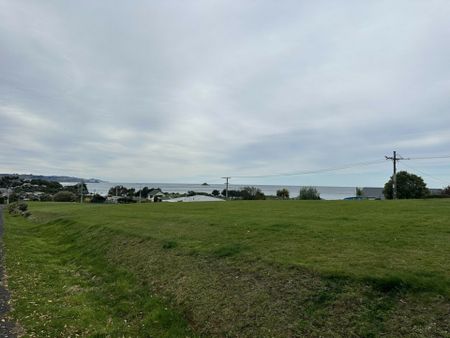 A spacious Brighton home! - Photo 4