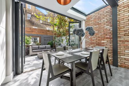 4 bedroom terraced house to rent - Photo 5