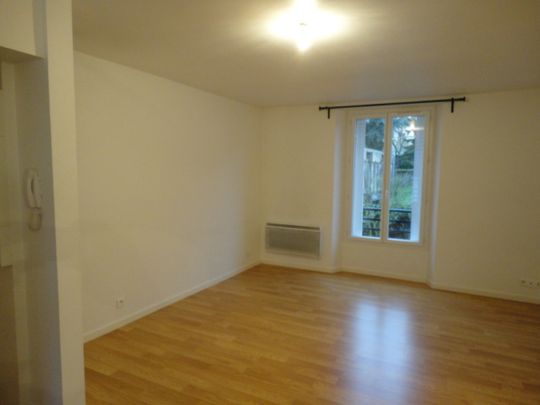 DEUX PIECES CENTRE VILLE BURES SUR YVETTE - Photo 1