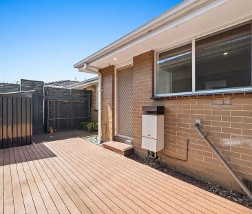 “Bright & Fresh Two Bedroom Unit” - Photo 4