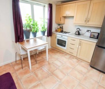 Price £1,800 pcm - Available Now - Part Furnished - Photo 3