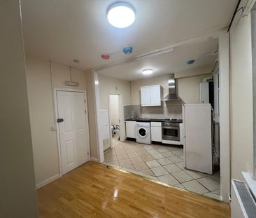Studio Flat, Chapel Road, IG1 - Photo 5
