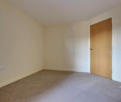 2 BEDROOM Apartment - Ground Floor - Photo 3