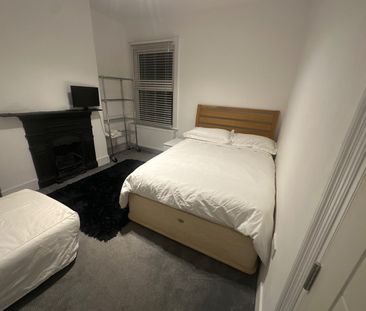 Room in a Shared House, Elmer Rd, SE6 - Photo 6