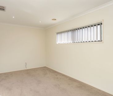 Spacious 4-Bedroom Home in Mernda - Photo 4