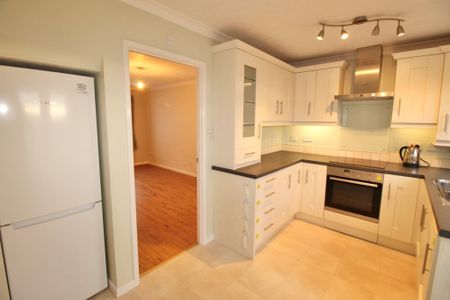 2 bedroom Semi-Detached House to rent - Photo 5