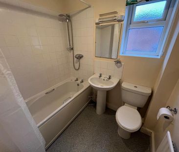 3 bedroom end of terrace house to rent - Photo 6