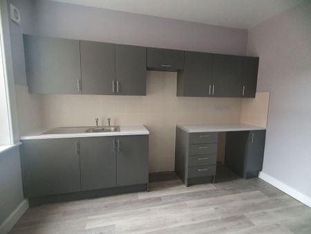 2 bedroom terraced house to rent - Photo 3