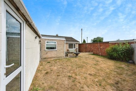 Castle Close, Weeting, BRANDON - Photo 3