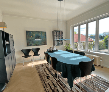 Lovely villa of 212 square metres with a beautiful garden in Brønshøj - Photo 6