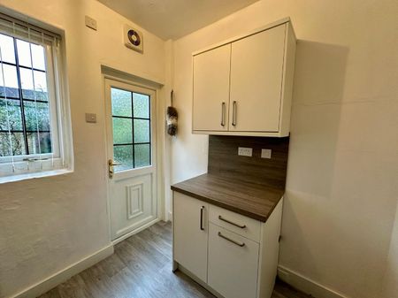 Edgemoor Drive, Fazakerley, Liverpool, L10 - Photo 3