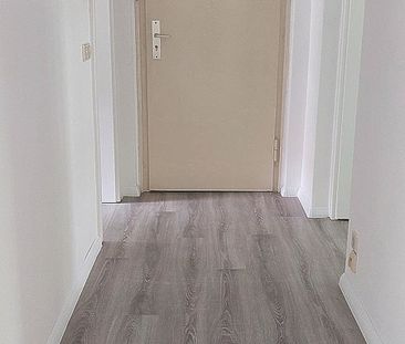 Neue gemütlichen 3-Zimmerwohnung im Erdgeschoss mit Balkon feiern! Frei ab 15.12.2024 - Photo 3