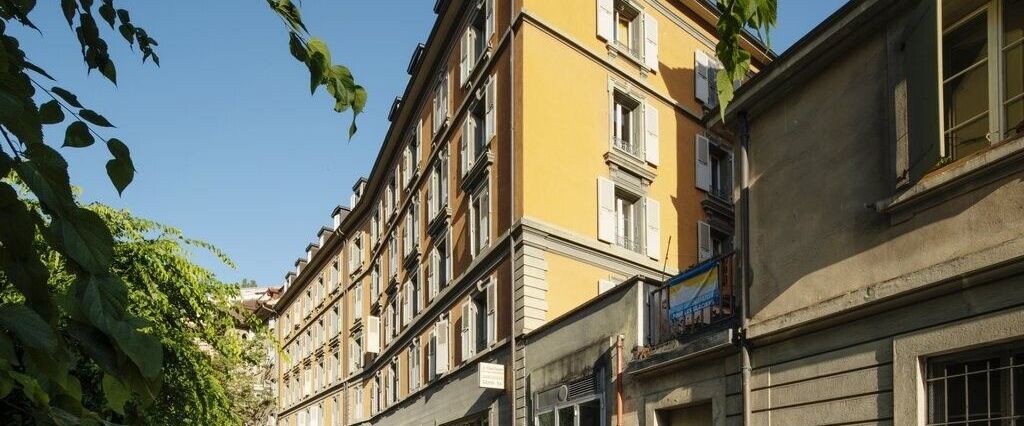 Nice 2-room apartment near the Cathedral of Lausanne - Photo 1