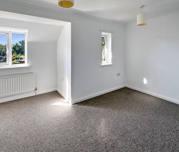 3 bedroom end of terrace house to rent - Photo 2