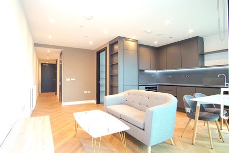 Hennessey Apartments, 5 Brigadier Walk, London, SE18 6YT - Photo 3