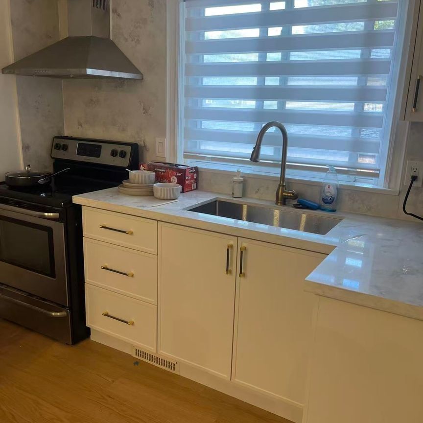 For Lease - 7 Sussex Avenue Unit# main floor, Richmond Hill, Ontario - Photo 1