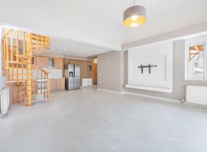 Μεζονέτα για ενοικίαση - Κυψέλη, - Photo 5