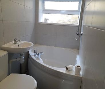 3 bedroom terraced house to rent - Photo 6