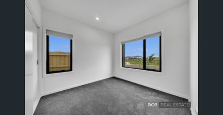 Modern 4-Bedroom Home in a Fantastic Location! - Photo 5